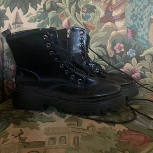 Combat boots